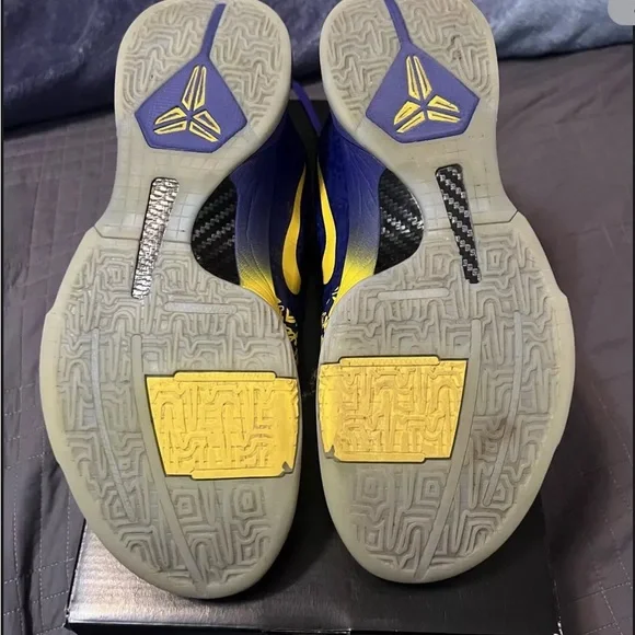 Kobe 5 5 rings.
